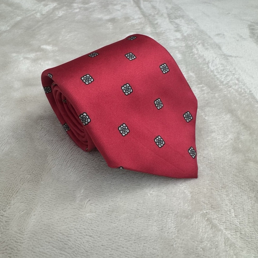 Mario Valentino 100% Italian Silk Necktie Coral RedGeometric Medallion Made USA